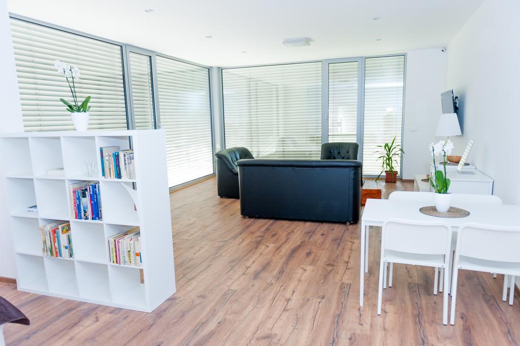 Villa Ladoven Luxusny Apartman 124M2 Martin Eksteriør bilde